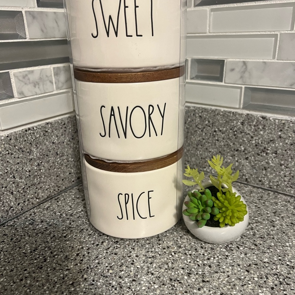Rae Dunn Spice Containers - Picture 8 of 8